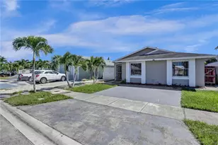 11854 SW 210th St, Miami, FL 33177 - Photo 3
