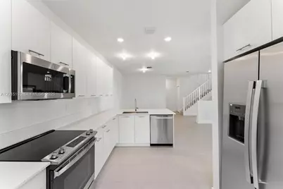 8336 Central Park Blvd, Doral, FL 33166 - Photo 7