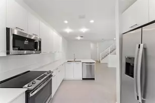 8336 Central Park Blvd, Doral, FL 33166 - Photo 7