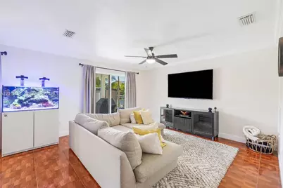 9288 NW 55th St, Sunrise, FL 33351 - Photo 9
