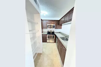 16203 Glenmoor Dr #16203, West Palm Beach, FL 33409 - Photo 5