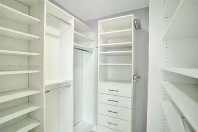 950 Brickell Bay Dr #4610, Miami, FL 33131 - Photo 11