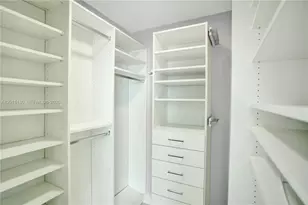 950 Brickell Bay Dr, Miami, FL 33131 - Photo 11