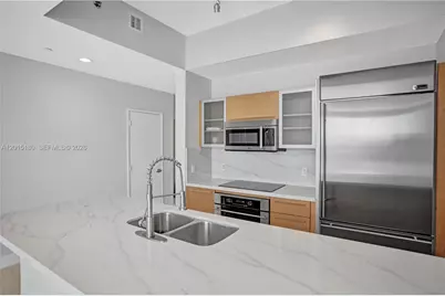 950 Brickell Bay Dr #4610, Miami, FL 33131 - Photo 5