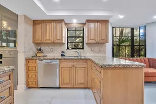 7838 La Mirada Dr, Boca Raton, FL 33433 - Photo 5