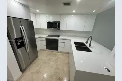 2101 Brickell Ave #1003, Miami, FL 33129 - Photo 1