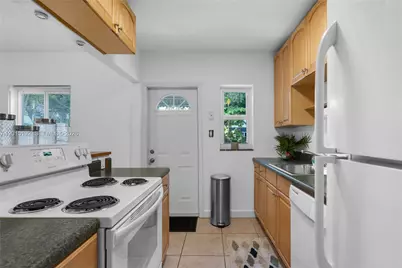 6141 SW 47th St, Miami, FL 33155 - Photo 11