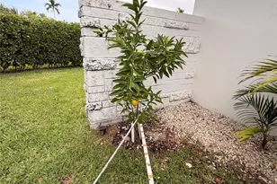 11445 N Bayshore Dr, North Miami, FL 33181 - Photo 37
