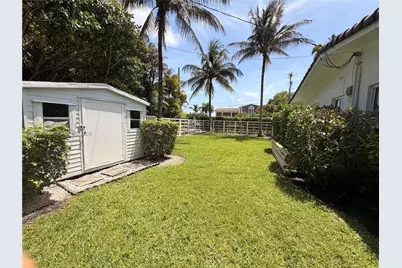 11445 N Bayshore Dr, North Miami, FL 33181 - Photo 29
