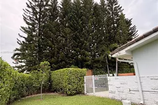 11445 N Bayshore Dr, North Miami, FL 33181 - Photo 35