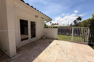 11445 N Bayshore Dr, North Miami, FL 33181 - Photo 27