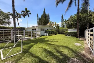 11445 N Bayshore Dr, North Miami, FL 33181 - Photo 31