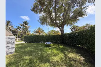 11445 N Bayshore Dr, North Miami, FL 33181 - Photo 35
