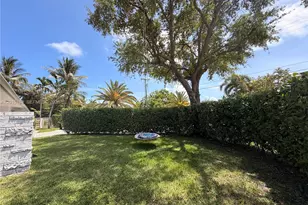 11445 N Bayshore Dr, North Miami, FL 33181 - Photo 35