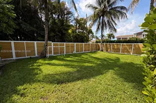 11445 N Bayshore Dr, North Miami, FL 33181 - Photo 33