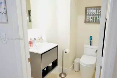 10913 NW 67th St, Doral, FL 33178 - Photo 51