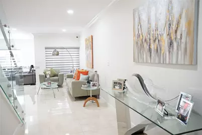 10913 NW 67th St, Doral, FL 33178 - Photo 9