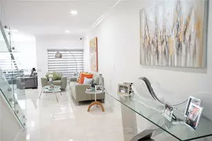 10913 NW 67th St, Doral, FL 33178 - Photo 9