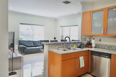 10913 NW 67th St, Doral, FL 33178 - Photo 29