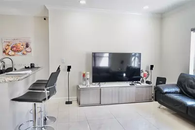 10913 NW 67th St, Doral, FL 33178 - Photo 27