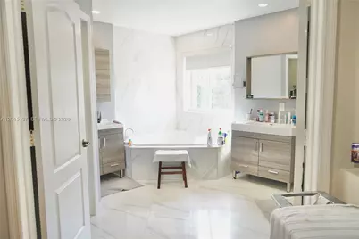 10913 NW 67th St, Doral, FL 33178 - Photo 107