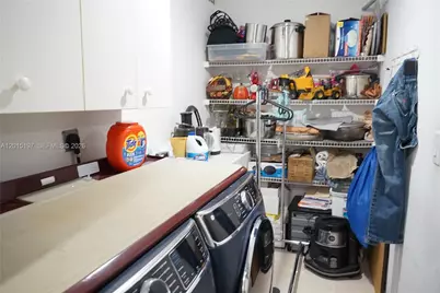 10913 NW 67th St, Doral, FL 33178 - Photo 15