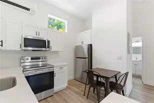 830 SE 14th St, Fort Lauderdale, FL 33316 - Photo 3