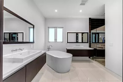 8221 NW 34th Dr, Doral, FL 33122 - Photo 23