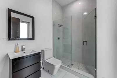 8221 NW 34th Dr, Doral, FL 33122 - Photo 17