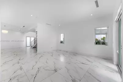 8221 NW 34th Dr, Doral, FL 33122 - Photo 15