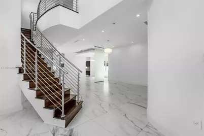 8221 NW 34th Dr, Doral, FL 33122 - Photo 5