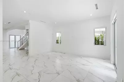 8221 NW 34th Dr, Doral, FL 33122 - Photo 15