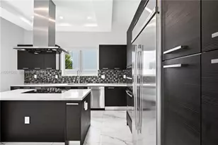 8221 NW 34th Dr, Doral, FL 33122 - Photo 19