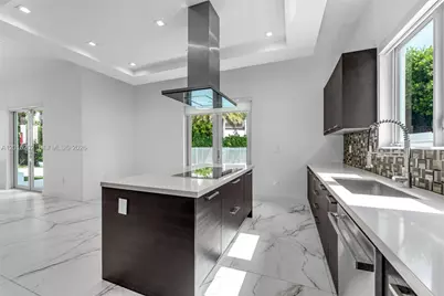 8221 NW 34th Dr, Doral, FL 33122 - Photo 13