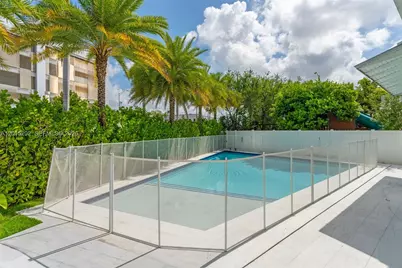 8221 NW 34th Dr, Doral, FL 33122 - Photo 37