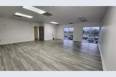 7766 NW 46th St, Doral, FL 33166 - Photo 5