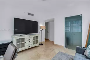 31 SE 5th St, Miami, FL 33131 - Photo 15