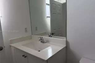 10606 W 33rd Way, Hialeah, FL 33018 - Photo 19
