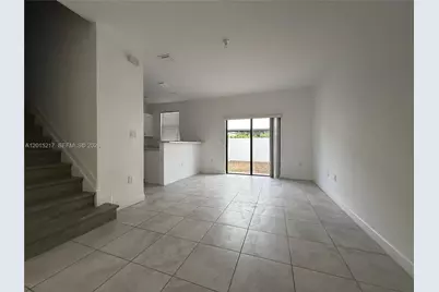 10606 W 33rd Way #10606, Hialeah, FL 33018 - Photo 9