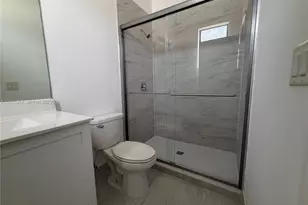 10606 W 33rd Way, Hialeah, FL 33018 - Photo 21