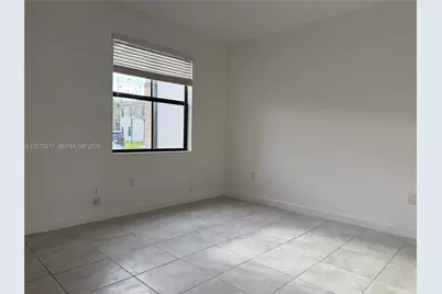 10606 W 33rd Way #10606, Hialeah, FL 33018 - Photo 3