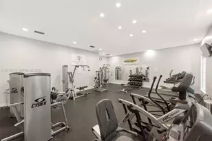 19555 E Country Club Dr, Aventura, FL 33180 - Photo 21