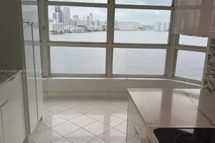 19101 NE 36th Ct, Aventura, FL 33180 - Photo 7
