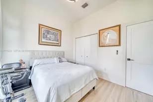 77 Gables Blvd, Weston, FL 33326 - Photo 23