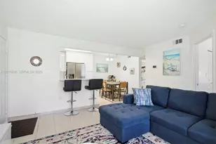 400 Palm Cir W, Pembroke Pines, FL 33025 - Photo 5