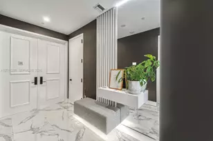 100 S Pointe Dr, Miami Beach, FL 33139 - Photo 19