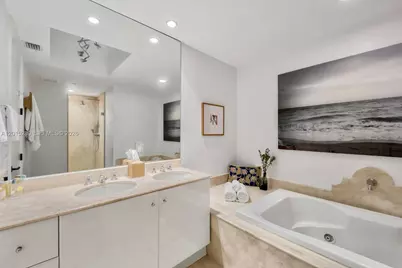 100 S Pointe Dr #2003, Miami Beach, FL 33139 - Photo 13