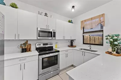 11871 SW 247th Ter, Homestead, FL 33032 - Photo 13