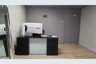 7762 NW 46th St, Doral, FL 33166 - Photo 3