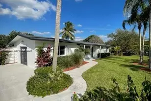 7425 SW 118th St, Pinecrest, FL 33156 - Photo 3